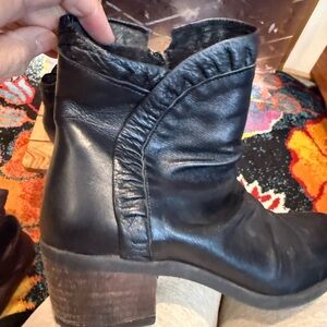 Bueno Black Leather Ankle Booties